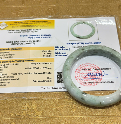 Vòng cẩm thạch